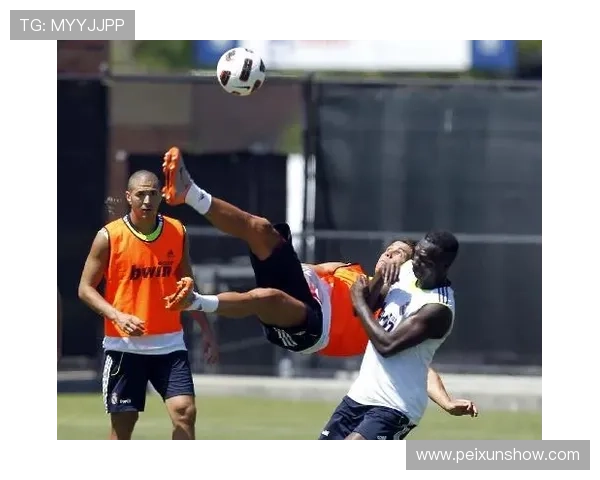 踢中场足球明星盘点谁是当今足坛最具影响力的中场球员